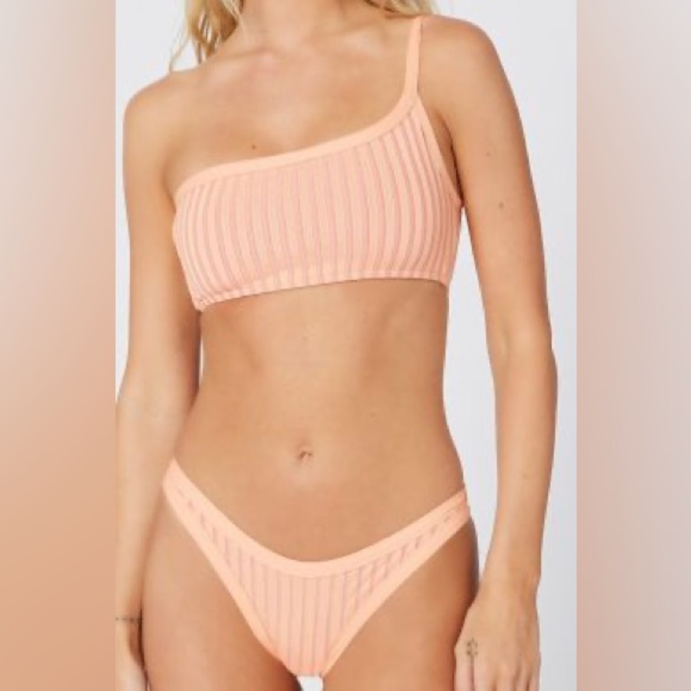 L*Space Tangy Bougainvillea Foley Bitsy bottom and Top set XS/S